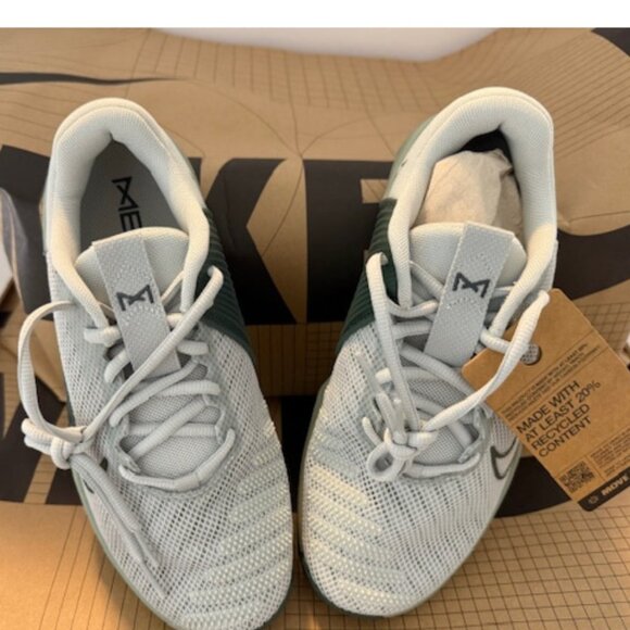 Nike Sneakers Women’s Size 8.5 NIB Vintage Green - Picture 2 of 8